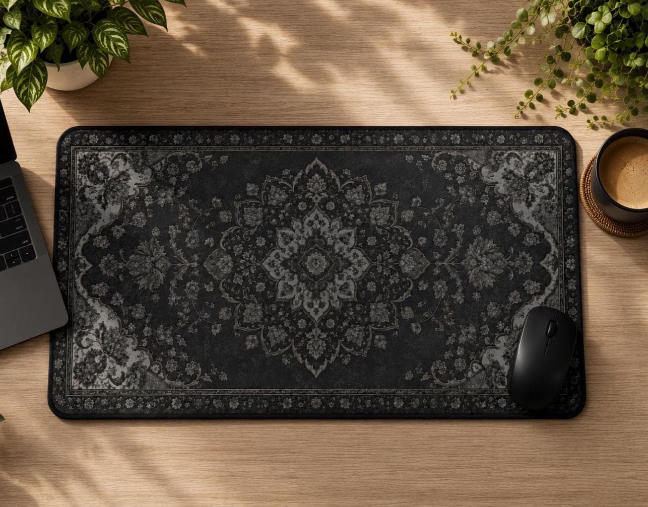 Black Rug Desk Mat Dark Academ - đánh giá và giá Desk Setup Vintage