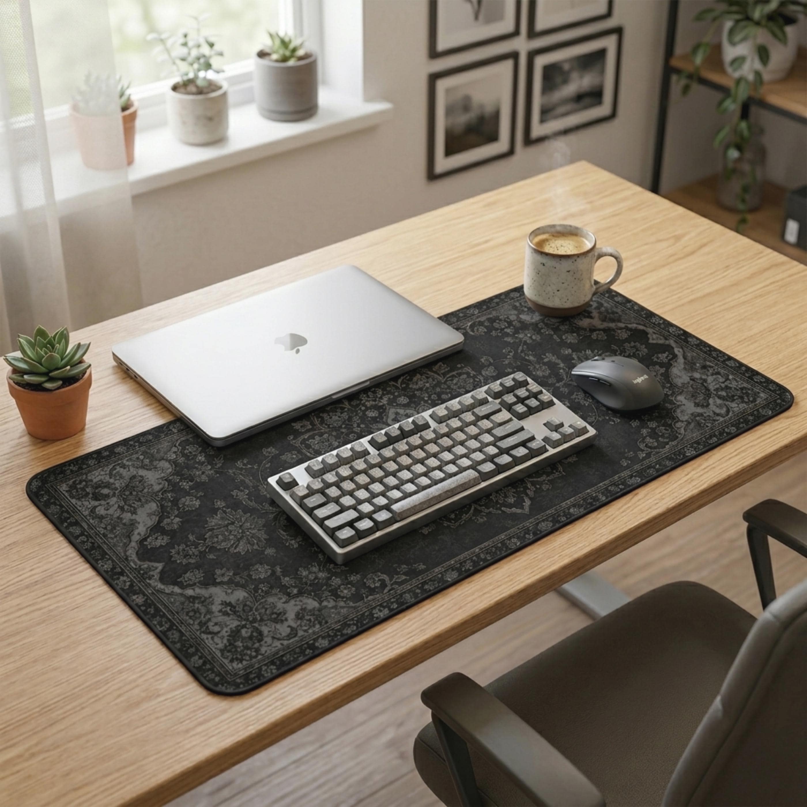 Black Rug Desk Mat Dark Academ - đánh giá và giá Desk Setup Vintage