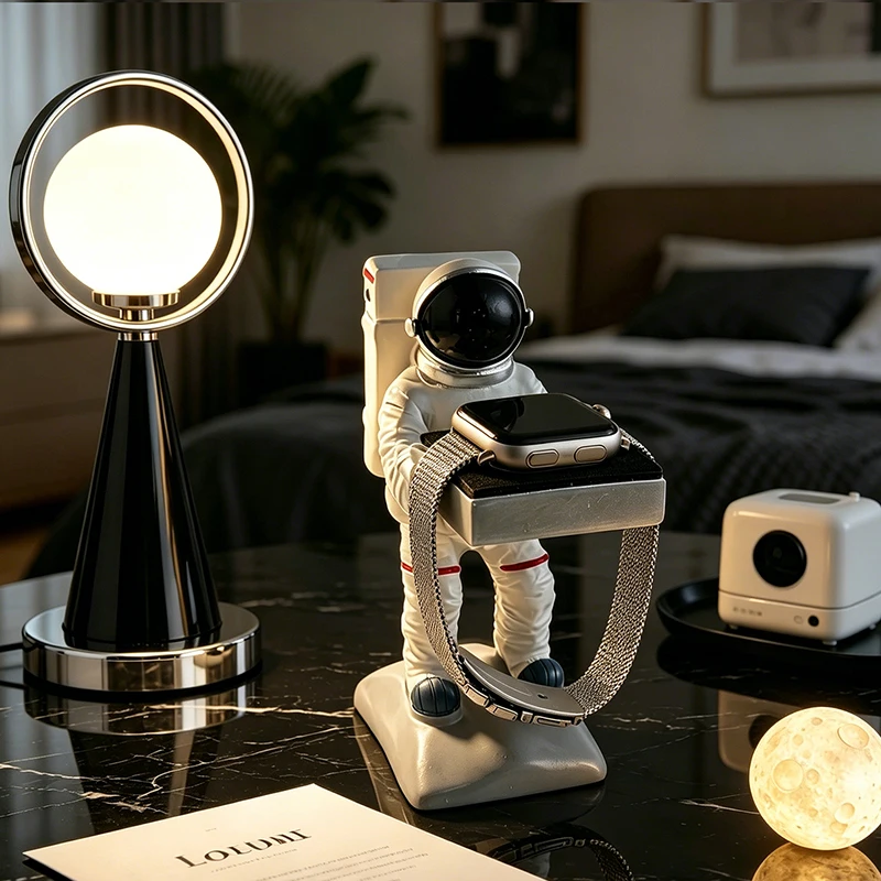 Creative Astronaut Resin Watch - đánh giá và giá Desk Setup Apple