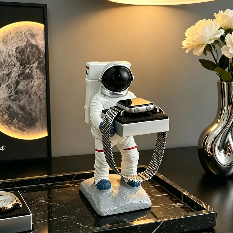 Creative Astronaut Resin Watch - đánh giá và giá Desk Setup Apple